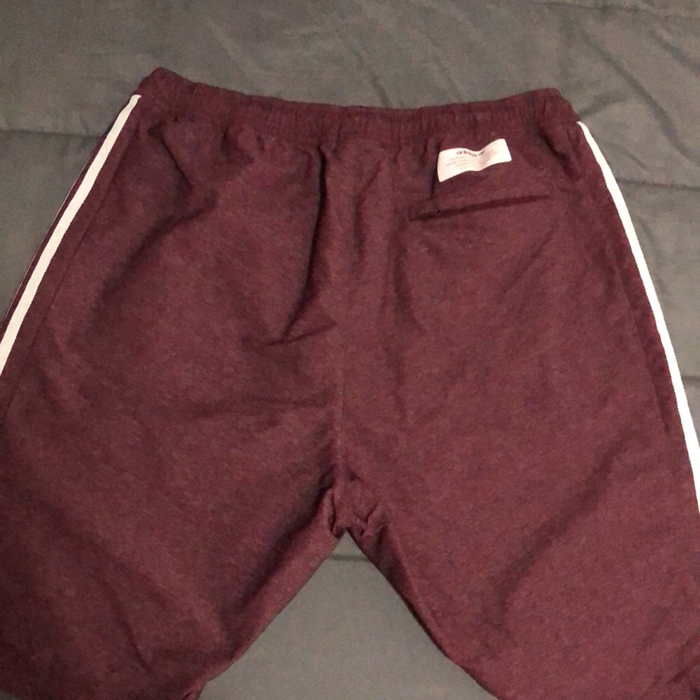Burgundy adidas mens 2x shorts - Picture 3 of 6